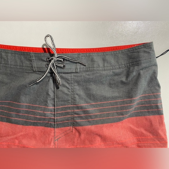 NEW SIZE 38 Men's Goodfellow & Co Boardshorts Cotton Polyester Black & Red - Picture 3 of 9